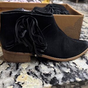 NIB Naughty Monkey Rowan Booties Black Suede Ankle Boots with Fringe SZ 7.5